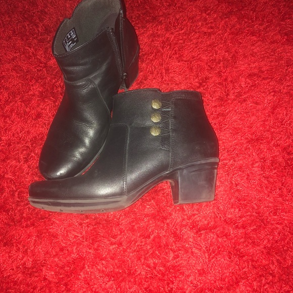 Clark’s booties - Picture 7 of 8